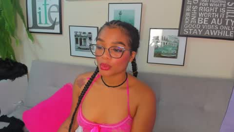 nicollet_ebony online show from January 10, 2025, 2:01 am