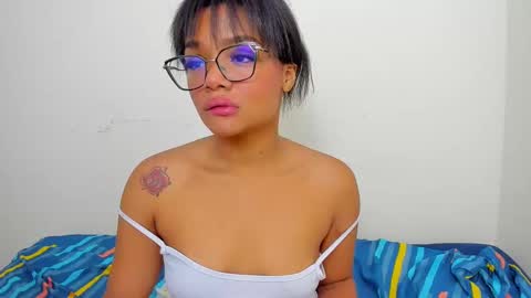 nicollet_ebony online show from December 10, 2024, 1:13 am