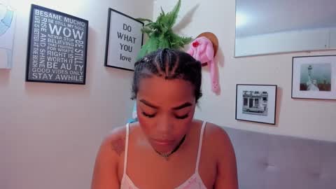 nicollet_ebony online show from January 11, 2025, 12:34 am