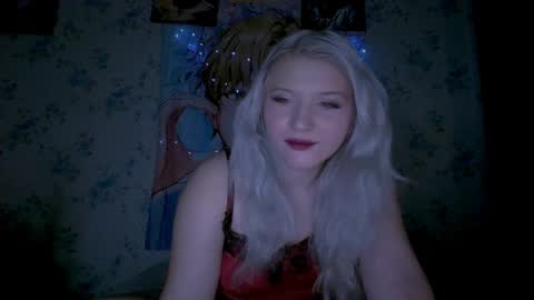 nika____moon online show from February 5, 2025, 3:01 am