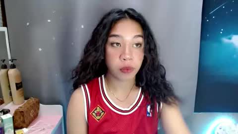 urlovelynika  online show from December 15, 2024, 2:44 am