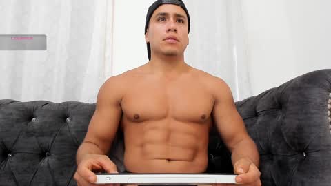 niklause_froid online show from January 7, 2025, 12:16 pm