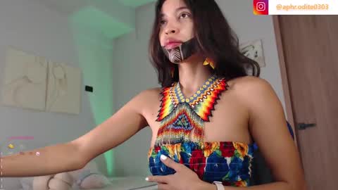 Nicole cam online show from December 8, 2024, 1:01 pm