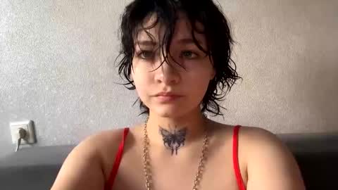 nikoli_naw online show from January 14, 2025, 9:53 am