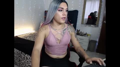 nikolsweet_1 online show from January 14, 2025, 6:39 pm