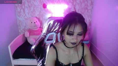 nilia_ch online show from January 13, 2025, 10:43 pm