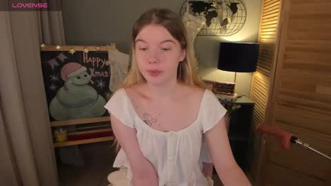 ohmyjuliet online show from December 13, 2024, 2:25 am