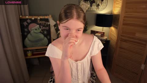 ohmyjuliet online show from December 6, 2024, 2:14 am