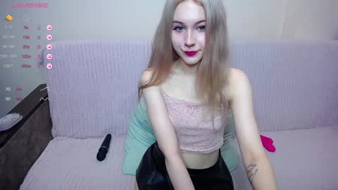 olivia_graceee online show from November 15, 2024, 9:36 am