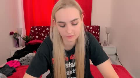 oliviaBeauty online show from December 2, 2024, 12:42 pm