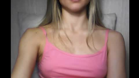 olivialovesex828 online show from November 19, 2024, 10:37 am