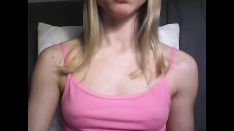 olivialovesex828 online show from December 26, 2024, 10:52 am