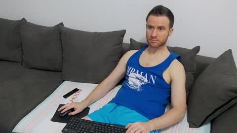 onesexyguy4u online show from January 1, 2025, 1:28 am