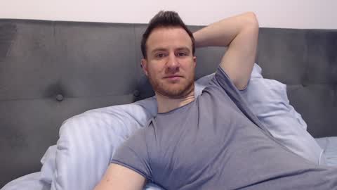 onesexyguy4u online show from January 12, 2025, 8:09 am