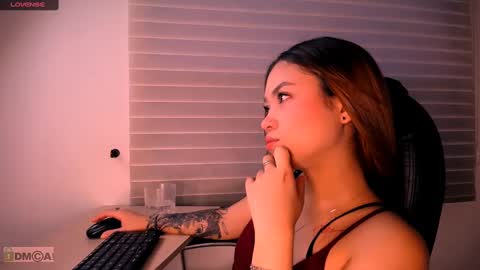 orianaadams online show from December 4, 2024, 9:28 pm