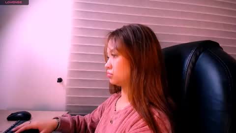 orianaadams online show from December 25, 2024, 11:04 am