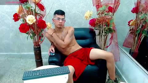 oscuro_boy online show from January 10, 2025, 12:23 am