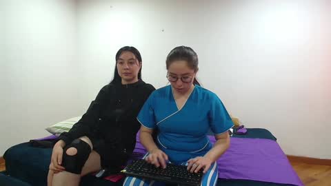 Angie  Daniela online show from November 15, 2024, 7:47 pm