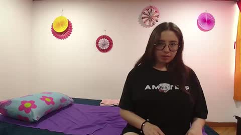 Angie  Daniela online show from December 21, 2024, 7:57 pm