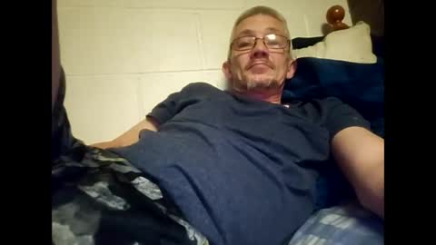 papasmurf4u81 online show from January 17, 2025, 4:38 am