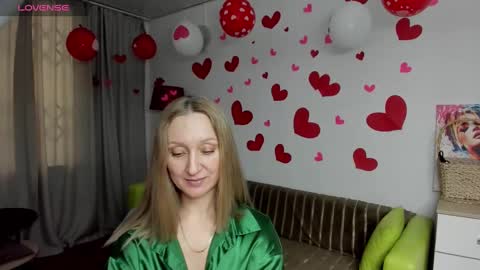 passionate_lioness66 online show from February 12, 2025, 7:29 am