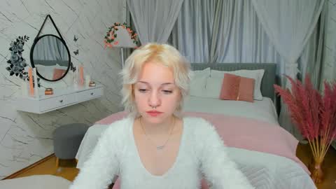 Beautiful Molly online show from November 17, 2024, 5:39 am