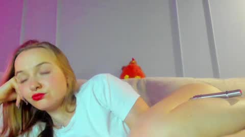 Mila online show from December 10, 2024, 9:01 pm