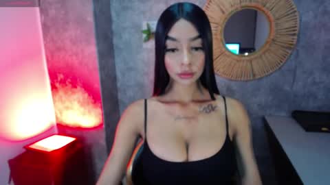 perla_j_ online show from November 21, 2024, 12:10 pm