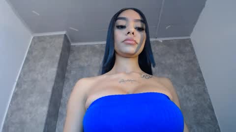 perla_j_ online show from January 4, 2025, 1:26 pm