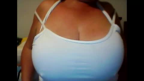 perlita070822 online show from November 27, 2024, 4:48 am