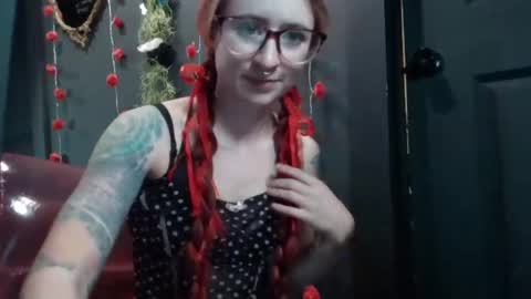 petiteredheadx online show from January 16, 2025, 8:18 pm