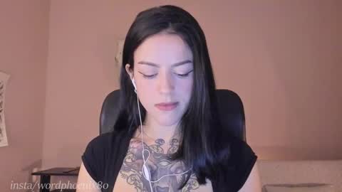 phoenixx_x online show from December 12, 2024, 7:01 pm