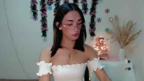 pixie_babe online show from December 10, 2024, 3:03 pm