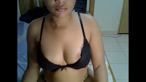 prettiequeen online show from January 6, 2025, 1:52 am