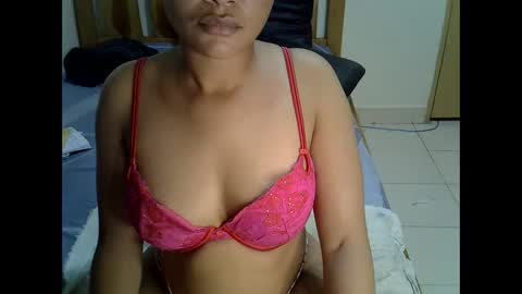 prettiequeen online show from January 7, 2025, 4:09 am