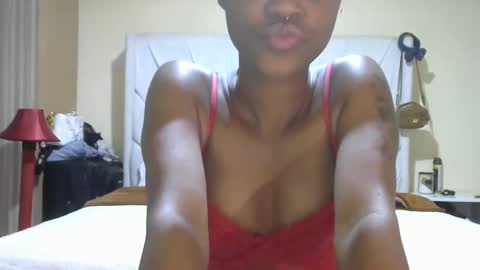 pretty_4peti online show from February 5, 2025, 12:29 am