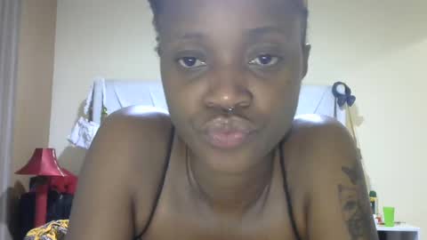 pretty_4peti online show from February 3, 2025, 7:45 pm