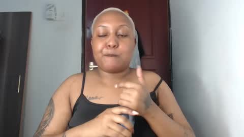 pretty_annah online show from December 29, 2024, 1:41 pm