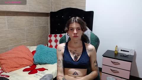 pretty_cristal22 online show from December 8, 2024, 9:17 pm