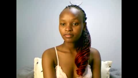 pretty_maja online show from January 5, 2025, 9:33 pm