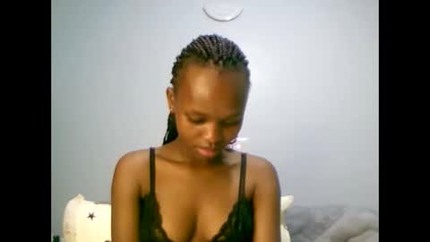 pretty_maja online show from January 14, 2025, 1:46 am