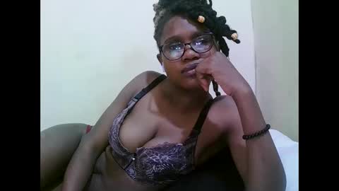 pretty_mellan online show from January 29, 2025, 4:58 am