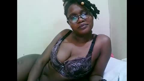 pretty_mellan online show from January 27, 2025, 8:57 am