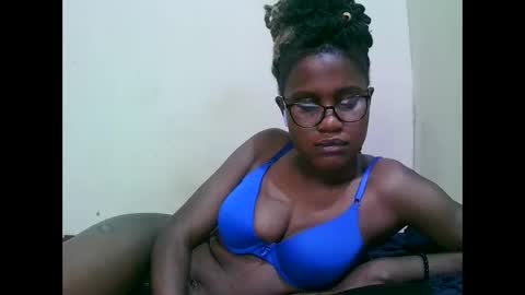 pretty_mellan online show from January 25, 2025, 3:40 pm