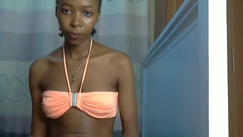 pretty_petite24 online show from November 10, 2024, 7:36 pm