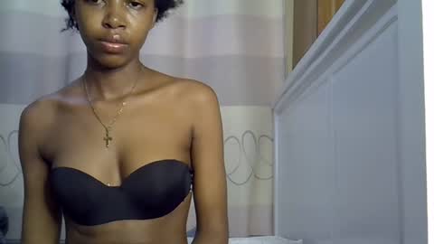 pretty_petite24 online show from December 21, 2024, 4:55 am