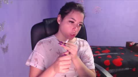 prettyjulliette online show from November 19, 2024, 2:44 pm