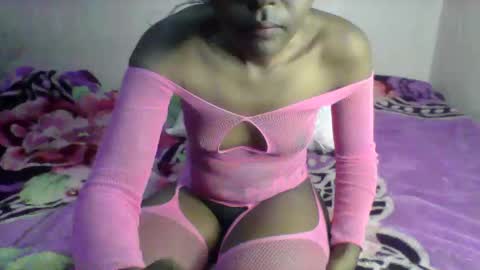 prety_darling online show from January 8, 2025, 3:27 pm