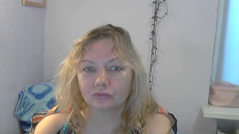 queen_jane8 online show from November 24, 2024, 11:47 am