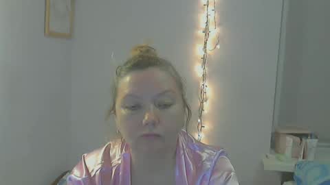 queen_jane8 online show from December 13, 2024, 10:22 pm